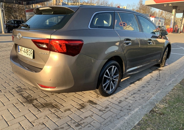 Toyota Avensis cena 61900 przebieg: 121000, rok produkcji 2018 z Kielce małe 67